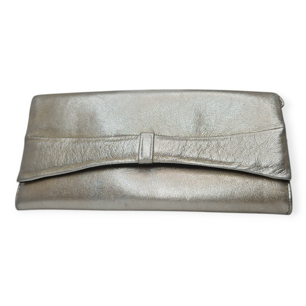 CLUB MONACO Naomi Metallic Leather Bow Envelope Clutch Silver Purse Glam Bag Y2K